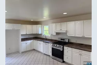 27-29 Roseland Avenue, Roseland, NJ 07068 - Photo 2