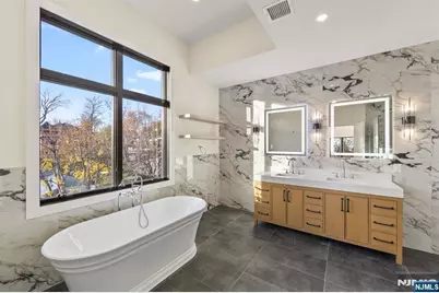 61 Edgewater Road, Cliffside Park, NJ 07010 - Photo 30