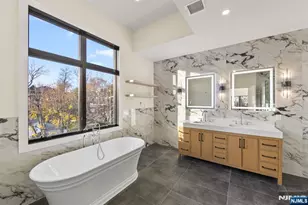 61 Edgewater Rd, Cliffside Park, NJ 07010 - Photo 30