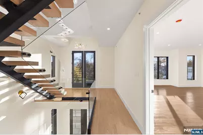 61 Edgewater Road, Cliffside Park, NJ 07010 - Photo 28