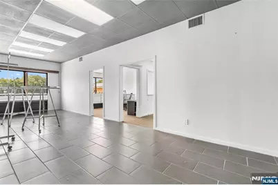 6-14 Elm 10 #10, Oakland, NJ 07436 - Photo 8
