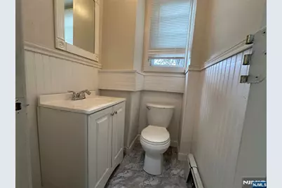 54 Stuyvesant Avenue, Lyndhurst Township, NJ 07071 - Photo 10