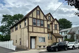 54 Stuyvesant Ave, Lyndhurst Township, NJ 07071 - Photo 4