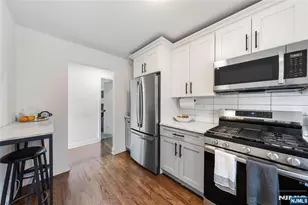 25 Evelyn Ct, Maplewood, NJ 07040 - Photo 8