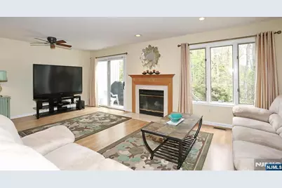 609 Glasmere Road 609 #609, Mahwah, NJ 07430 - Photo 18