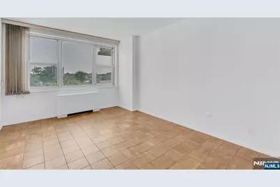 2000 Linwood Avenue 6M #6M, Fort Lee, NJ 07024 - Photo 16