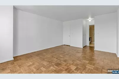 2000 Linwood Avenue 6M #6M, Fort Lee, NJ 07024 - Photo 14