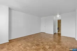 2000 Linwood Ave 6M, Fort Lee, NJ 07024 - Photo 14