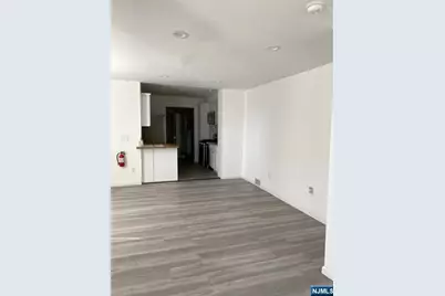 454 Undercliff Avenue, Edgewater, NJ 07020 - Photo 6