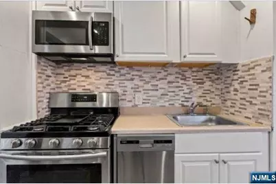 454 Undercliff Avenue, Edgewater, NJ 07020 - Photo 12