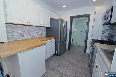 454 Undercliff Avenue, Edgewater, NJ 07020 - Photo 6