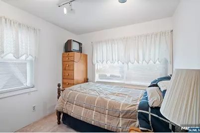 489 Maple Avenue, Teaneck Township, NJ 07666 - Photo 14