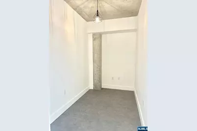 65 McWhorter Street 802 #802, Newark, NJ 07105 - Photo 4