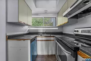 101 State Rt 5 Road 301, Edgewater, NJ 07020 - Photo 6