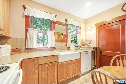 288 Washington Avenue, Hillsdale, NJ 07642 - Photo 10