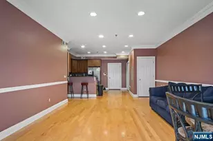 15-19 Tichenor Ln 404, Newark, NJ 07114 - Photo 4