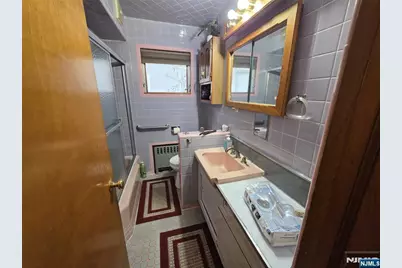 299 Maple Avenue, Wallington, NJ 07057 - Photo 16