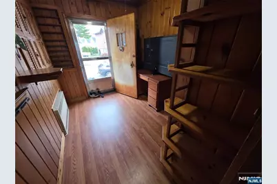 299 Maple Avenue, Wallington, NJ 07057 - Photo 8