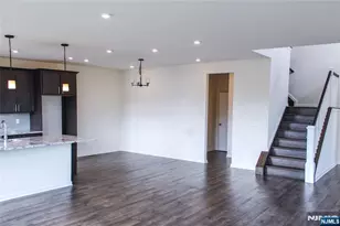 601 Charleston Dr 601, Jamesburg, NJ 08831 - Photo 10