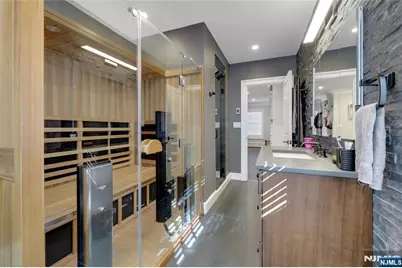 292 Maple Street, Englewood, NJ 07631 - Photo 28