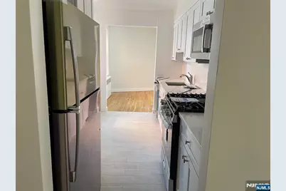 1541 Lemoine Avenue 4F #4F, Fort Lee, NJ 07024 - Photo 10