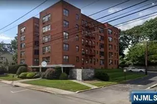 1541 Lemoine Ave 4F, Fort Lee, NJ 07024 - Photo 1