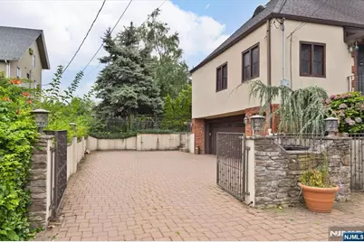 632 Belgrove Drive, Kearny, NJ 07032 - Photo 4