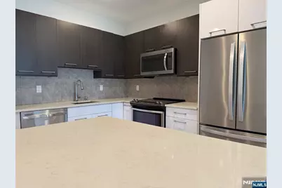 2150 N Central Road 409 #409, Fort Lee, NJ 07024 - Photo 4