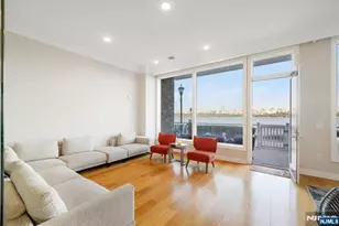 3 Somerset 113, Edgewater, NJ 07020 - Photo 4