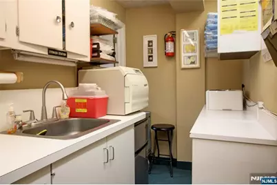 180 Grand Avenue, Englewood, NJ 07631 - Photo 14