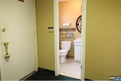 180 Grand Avenue, Englewood, NJ 07631 - Photo 12