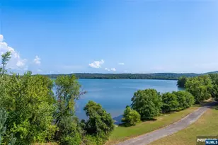 1360 Hamburg Turnpike 708, Wayne, NJ 07470 - Photo 24