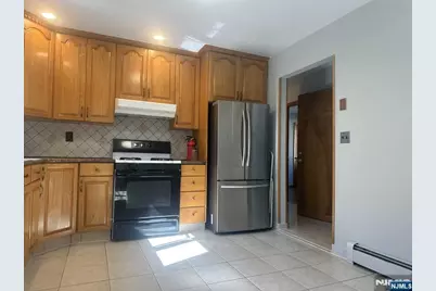 27 Whitaker Avenue 2 #2, Woodland Park, NJ 07424 - Photo 4