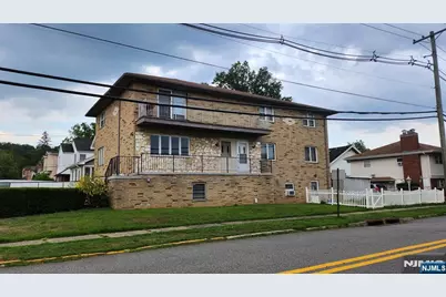 302 E Harriet Avenue, Palisades Park, NJ 07650 - Photo 4