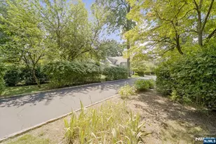 427 Grandview Ave, Wyckoff Township, NJ 07481 - Photo 6