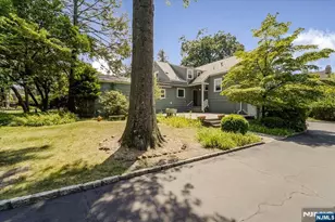 427 Grandview Ave, Wyckoff Township, NJ 07481 - Photo 8