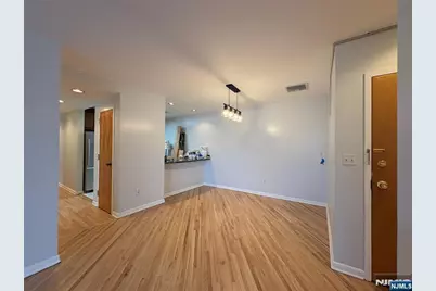 364 Palisade Avenue 5B #5B, Cliffside Park, NJ 07010 - Photo 8