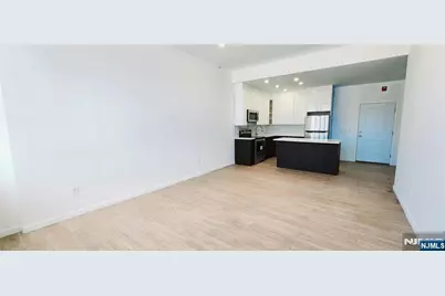 30 Howe Avenue 305 #305, Passaic, NJ 07055 - Photo 2