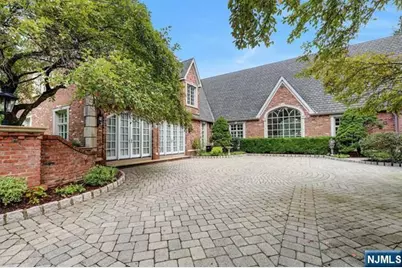 1055 High Mountain Road, Franklin Lakes, NJ 07417 - Photo 32