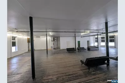 203-207 Market Street 2nd &amp; 3rd #2nd &amp; 3rd, Paterson, NJ 07505 - Photo 18