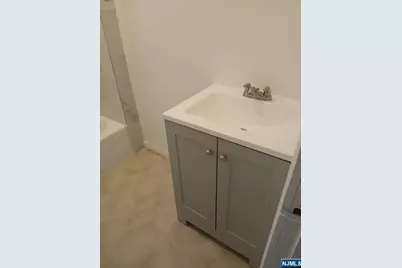 247 Elm Street, Elmwood Park, NJ 07407 - Photo 18
