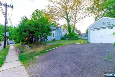 284 Continental Avenue, River Edge, NJ 07661 - Photo 24