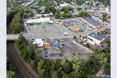 24 Wyckoff Avenue, Waldwick, NJ 07463 - Photo 40