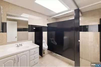 24 Wyckoff Avenue, Waldwick, NJ 07463 - Photo 34