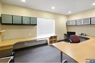 24 Wyckoff Avenue, Waldwick, NJ 07463 - Photo 18