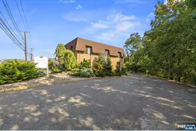 24 Wyckoff Avenue, Waldwick, NJ 07463 - Photo 6