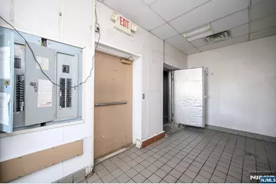 343 State Rt 17, Hasbrouck Heights, NJ 07604 - Photo 16
