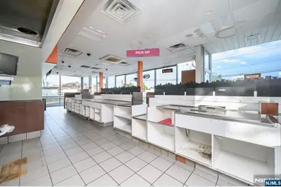 343 State Rt 17, Hasbrouck Heights, NJ 07604 - Photo 14