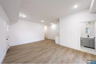 8 Jefferson Avenue A #A, Jersey City, NJ 07306 - Photo 22
