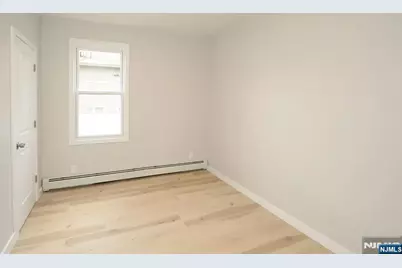 8-02 Chester, Fair Lawn, NJ 07410 - Photo 10